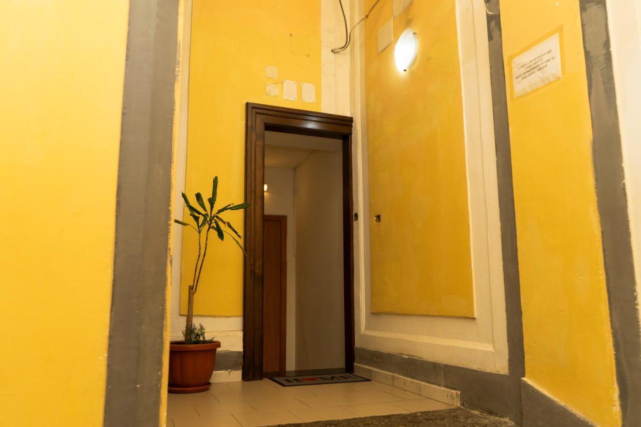 Donna Chiara Holiday House - Toledo Napels Buitenkant foto