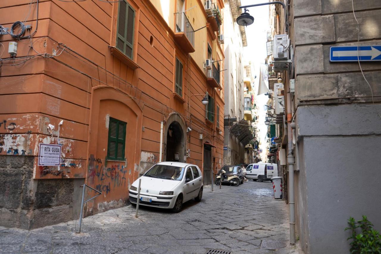 Donna Chiara Holiday House - Toledo Napels Buitenkant foto