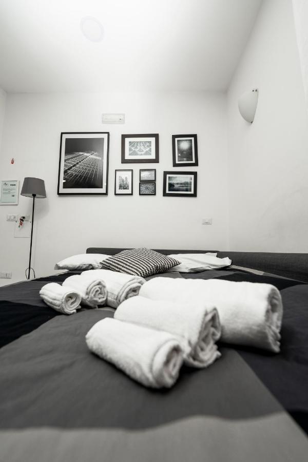 Donna Chiara Holiday House - Toledo Napels Buitenkant foto