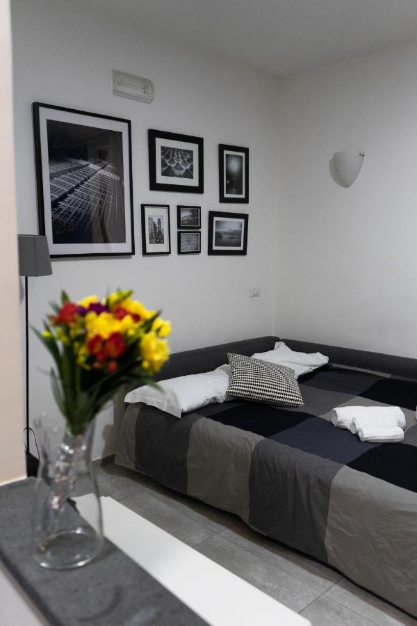 Donna Chiara Holiday House - Toledo Napels Buitenkant foto