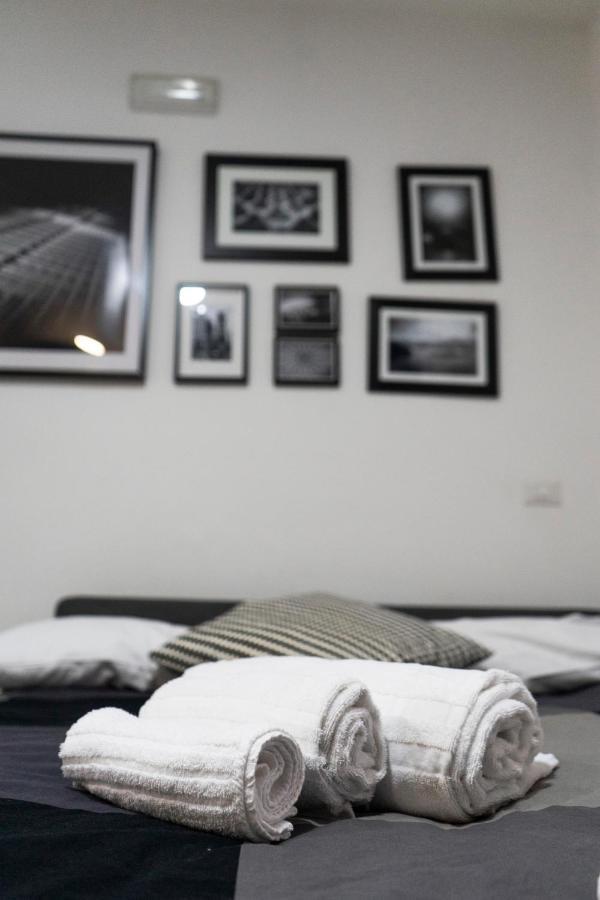 Donna Chiara Holiday House - Toledo Napels Buitenkant foto