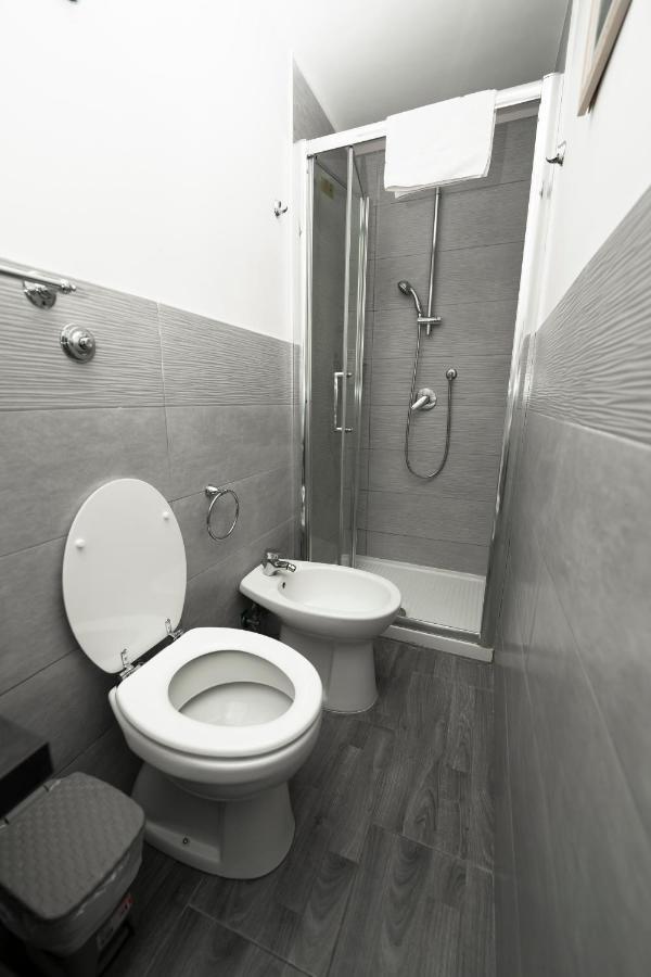 Donna Chiara Holiday House - Toledo Napels Buitenkant foto