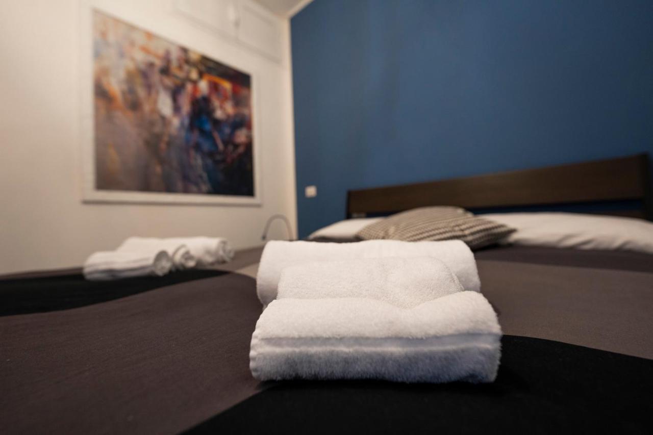 Donna Chiara Holiday House - Toledo Napels Buitenkant foto